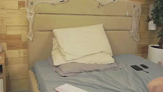 EthanPinkman online show from 10/21/25, 09:32