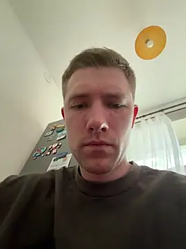 Snapshot of EthanPinkman chatting on 06/21/26, 06:49 EthanPinkman online show from 06/21/26, 06:49