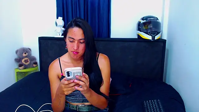 misss estrella online show from 04/15/26, 09:15