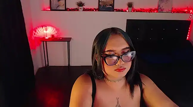 Snapshot of LiaScarlett chatting on 12/31/24, 05:33 LiaScarlett online show from 12/31/24, 05:33