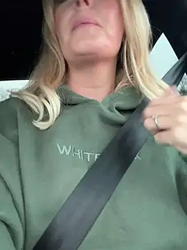 JodiSands online show from 12/28/24, 03:59