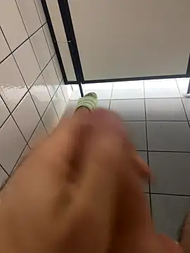 Drummer112 online show from 11/10/25, 02:49