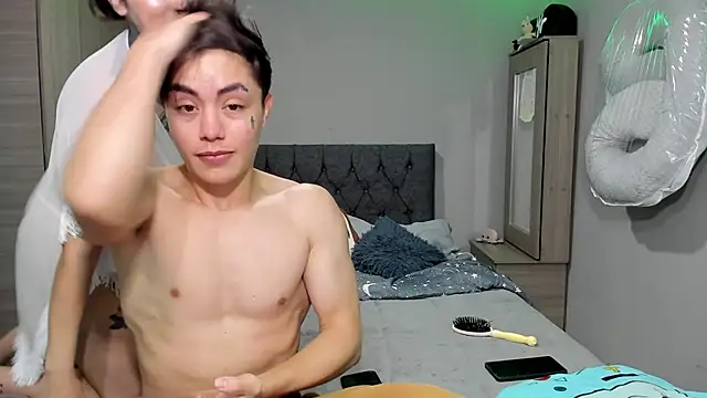 Snapshot of steban_and_kim chatting on 03/02/25, 10:59 steban and kim online show from 03/02/25, 10:59