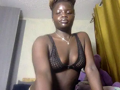 Snapshot of Mon_cherrie_ chatting on 03/16/26, 01:44 Mon cherrie online show from 03/16/26, 01:44