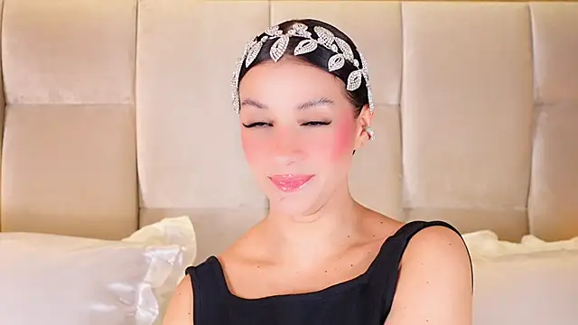 KiraKayleigh1 online show from 11/17/25, 01:00