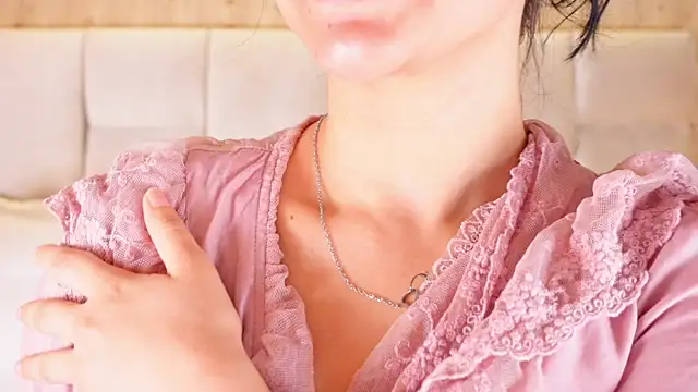 KiraKayleigh1 online show from 07/05/26, 12:12