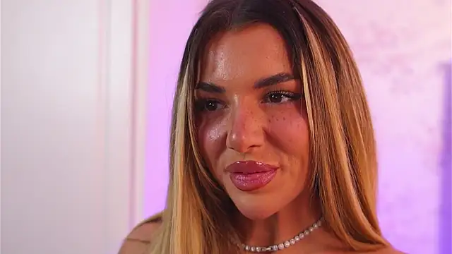 ClaraHazel online show from 11/29/25, 05:54