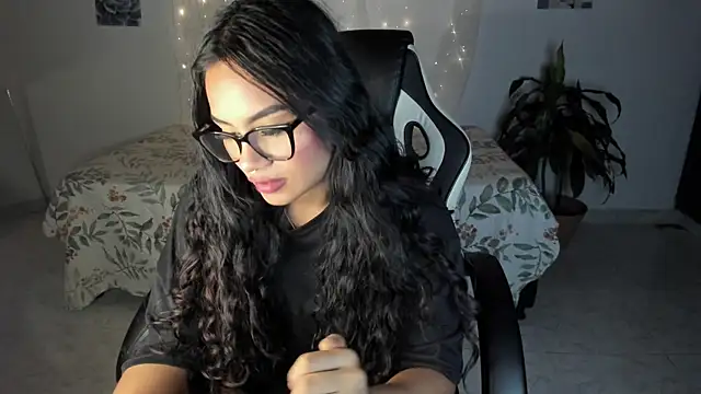 Riana Kean online show from 11/12/25, 02:01