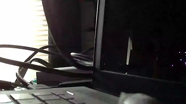 Snapshot of jessicalove99 chatting on 04/13/26, 04:34 jessicalove99 online show from 04/13/26, 04:34