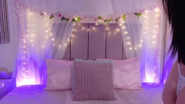 Julie Bennet online show from 02/24/26, 01:14