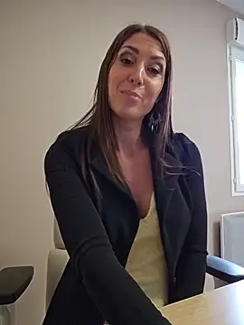 Lib ertine32 online show from 04/10/26, 10:09