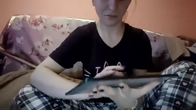  Kitti  online show from 12/17/25, 01:50