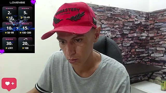 Snapshot of andy_dwels777 chatting on 12/04/24, 10:30 andy dwels777 online show from 12/04/24, 10:30