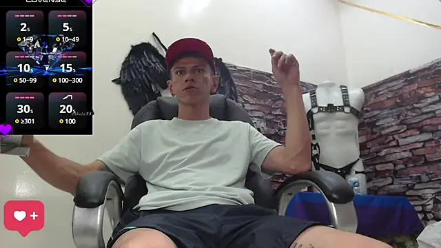 Snapshot of andy_dwels777 chatting on 12/15/24, 07:42 andy dwels777 online show from 12/15/24, 07:42