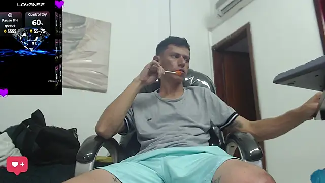 Snapshot of andy_dwels777 chatting on 01/11/25, 12:50 andy dwels777 online show from 01/11/25, 12:50