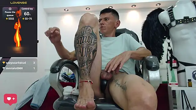 Snapshot of andy_dwels777 chatting on 02/09/25, 01:44 andy dwels777 online show from 02/09/25, 01:44