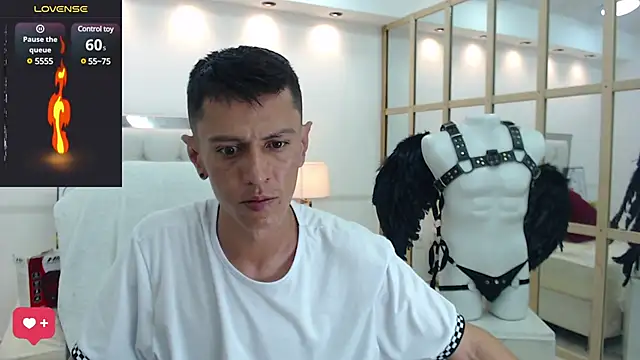 Snapshot of andy_dwels777 chatting on 02/09/25, 08:02 andy dwels777 online show from 02/09/25, 08:02