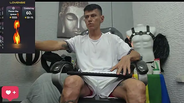 Snapshot of andy_dwels777 chatting on 02/27/25, 10:42 andy dwels777 online show from 02/27/25, 10:42