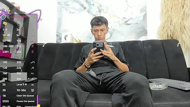 Snapshot of andy_dwels777 chatting on 02/23/26, 09:56 andy dwels777 online show from 02/23/26, 09:56