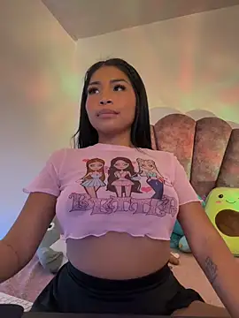 Snapshot of Pocahontascute_33 chatting on 03/14/25, 12:29 Pocahontascute 33 online show from 03/14/25, 12:29