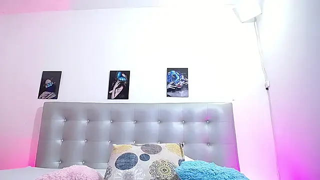 horny-juliette online show from 04/30/26, 01:17