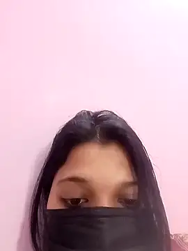 Snapshot of Beauty-khan chatting on 01/17/25, 10:34 Beauty-khan online show from 01/17/25, 10:34