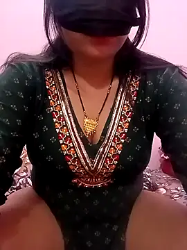 Snapshot of Beauty-khan chatting on 01/19/25, 10:49 Beauty-khan online show from 01/19/25, 10:49