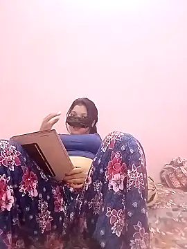 Snapshot of Beauty-khan chatting on 01/23/25, 09:18 Beauty-khan online show from 01/23/25, 09:18