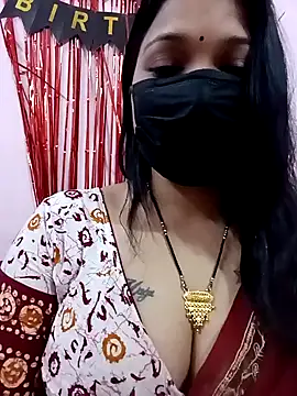 Snapshot of Beauty-khan chatting on 02/12/25, 05:16 Beauty-khan online show from 02/12/25, 05:16