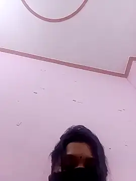 Snapshot of Beauty-khan chatting on 03/08/25, 11:18 Beauty-khan online show from 03/08/25, 11:18