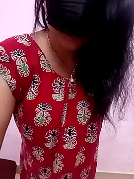 Snapshot of Beauty-khan chatting on 03/14/25, 10:05 Beauty-khan online show from 03/14/25, 10:05