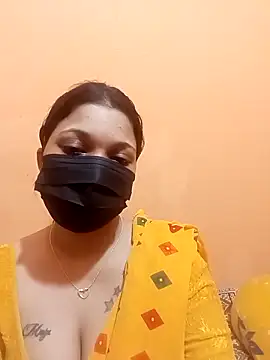 Snapshot of Beauty-khan chatting on 10/12/25, 10:09 Beauty-khan online show from 10/12/25, 10:09