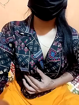 Snapshot of Beauty-khan chatting on 10/28/25, 11:47 Beauty-khan online show from 10/28/25, 11:47