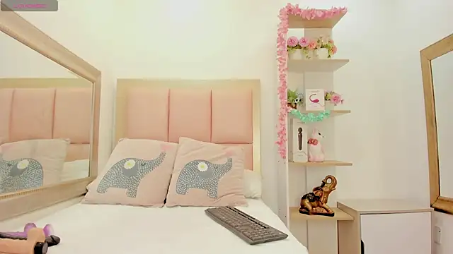 Snapshot of Keyla_Brooks chatting on 01/19/25, 07:26 Keyla Brooks online show from 01/19/25, 07:26