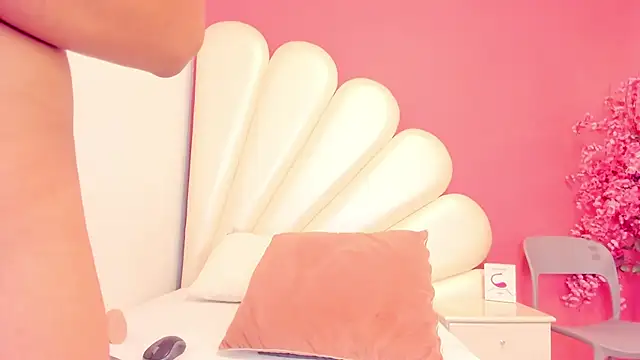 Snapshot of Keyla_Brooks chatting on 03/07/25, 11:27 Keyla Brooks online show from 03/07/25, 11:27