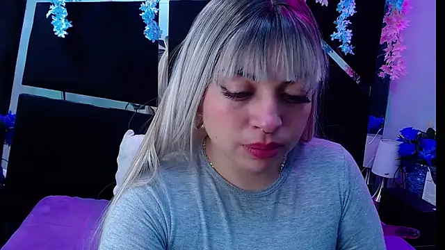 Snapshot of Cocoo_Nuth chatting on 02/22/25, 03:23 Cocoo Nuth online show from 02/22/25, 03:23