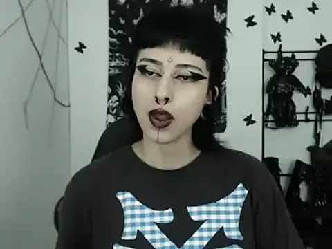 Snapshot of n0sferatus__ chatting on 09/18/25, 10:28 n0sferatus online show from 09/18/25, 10:28