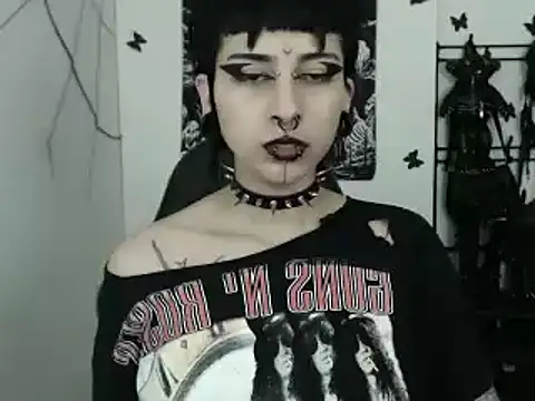 Snapshot of n0sferatus__ chatting on 10/23/25, 02:33 n0sferatus online show from 10/23/25, 02:33