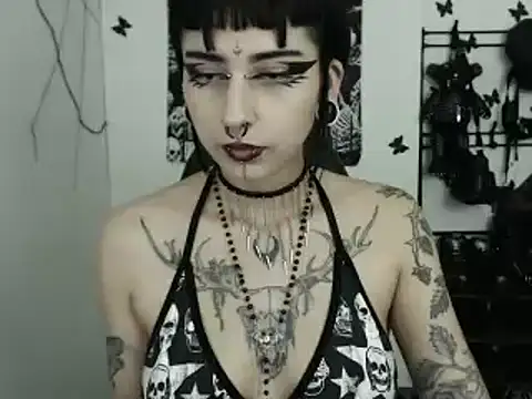 Snapshot of n0sferatus__ chatting on 11/12/25, 02:12 n0sferatus online show from 11/12/25, 02:12