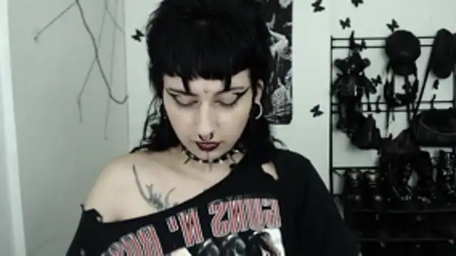 Snapshot of n0sferatus__ chatting on 11/14/25, 03:38 n0sferatus online show from 11/14/25, 03:38