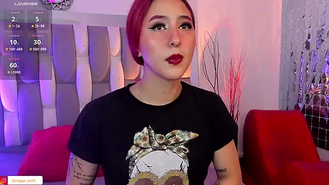 Megan wolf1  online show from 01/31/25, 04:25
