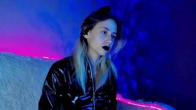 Snapshot of Inner_Light chatting on 12/15/24, 05:10 Inner Light online show from 12/15/24, 05:10