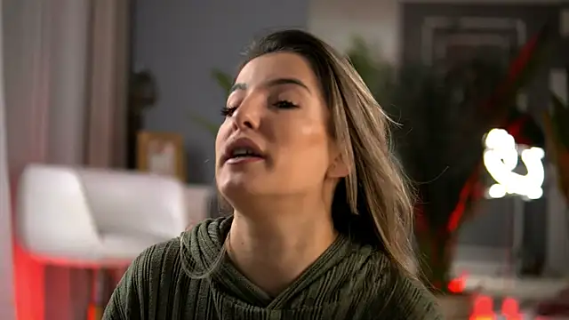 Snapshot of KellyMathews chatting on 11/21/25, 03:16 KellyMathews online show from 11/21/25, 03:16