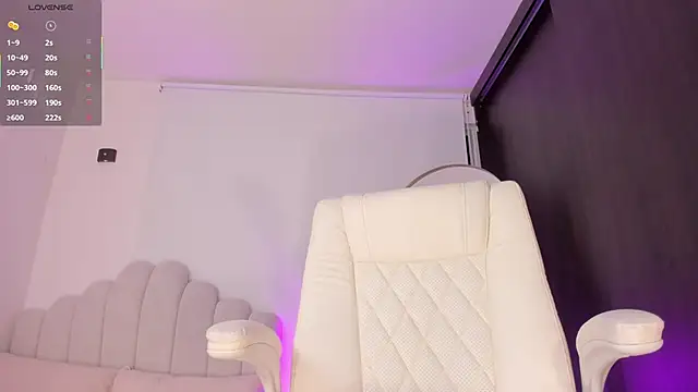 AmberLewis  online show from 04/27/26, 04:32