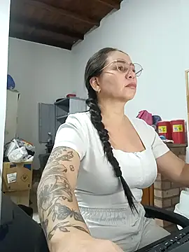 Snapshot of nurse_desi_sexlove chatting on 04/27/26, 03:37 nurse desi sexlove online show from 04/27/26, 03:37