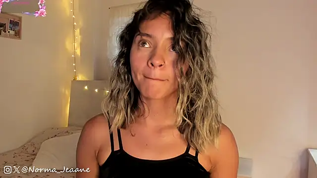 Snapshot of Norma-Jeaane chatting on 01/23/25, 09:07 Norma-Jeaane online show from 01/23/25, 09:07