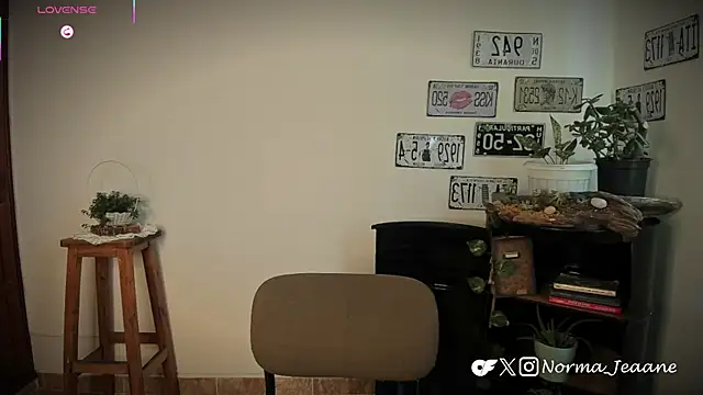 Norma-Jeaane online show from 04/16/26, 08:31