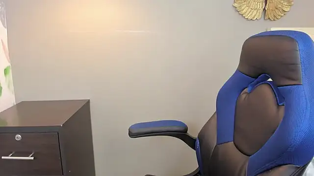 chaymae nah  online show from 12/14/24, 05:51