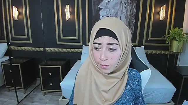 chaymae nah  online show from 01/04/25, 04:00