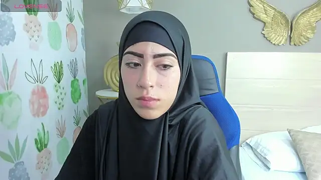 chaymae nah  online show from 01/09/25, 02:22